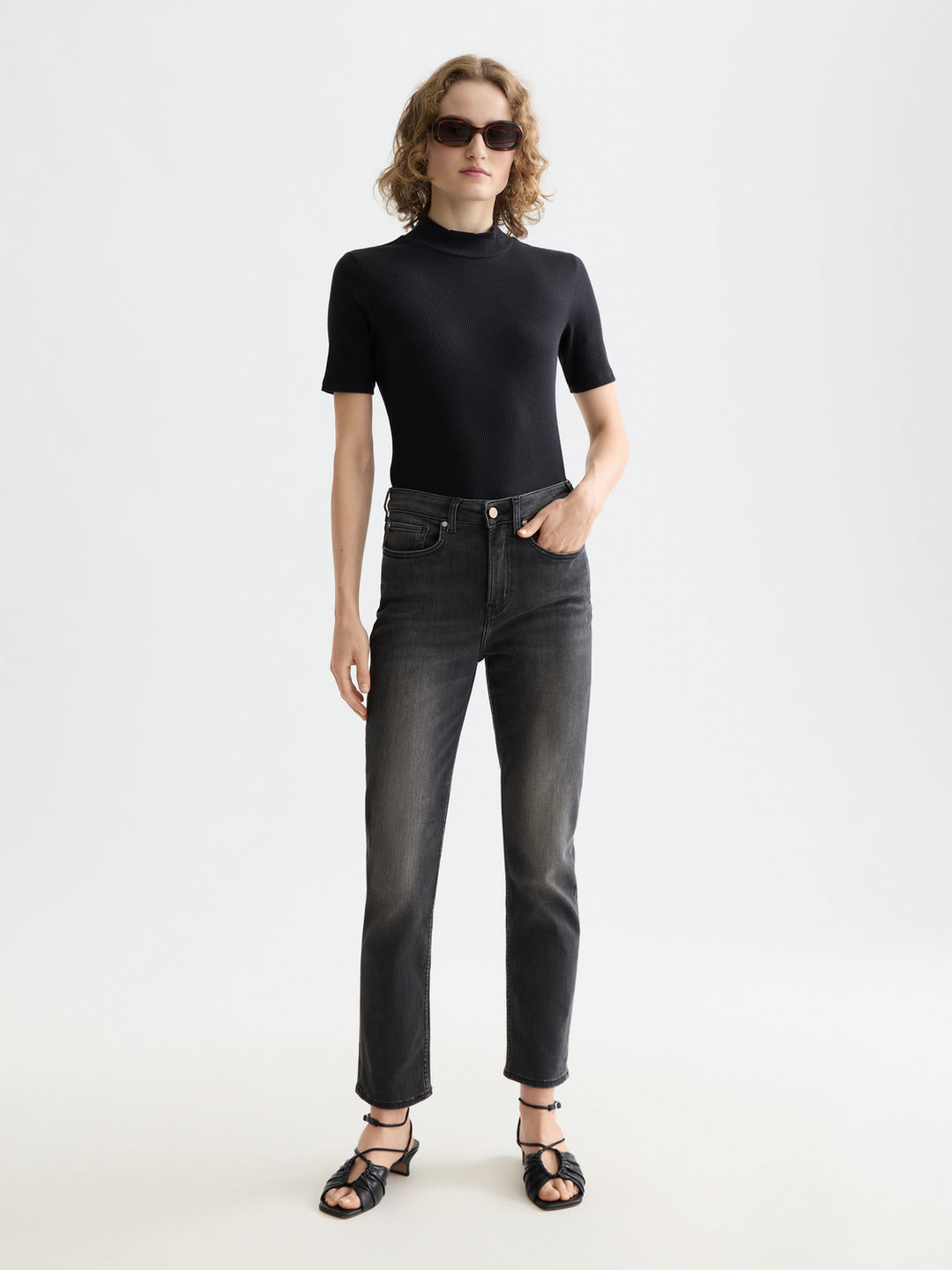 Core Mock Neck Rib T-Shirt