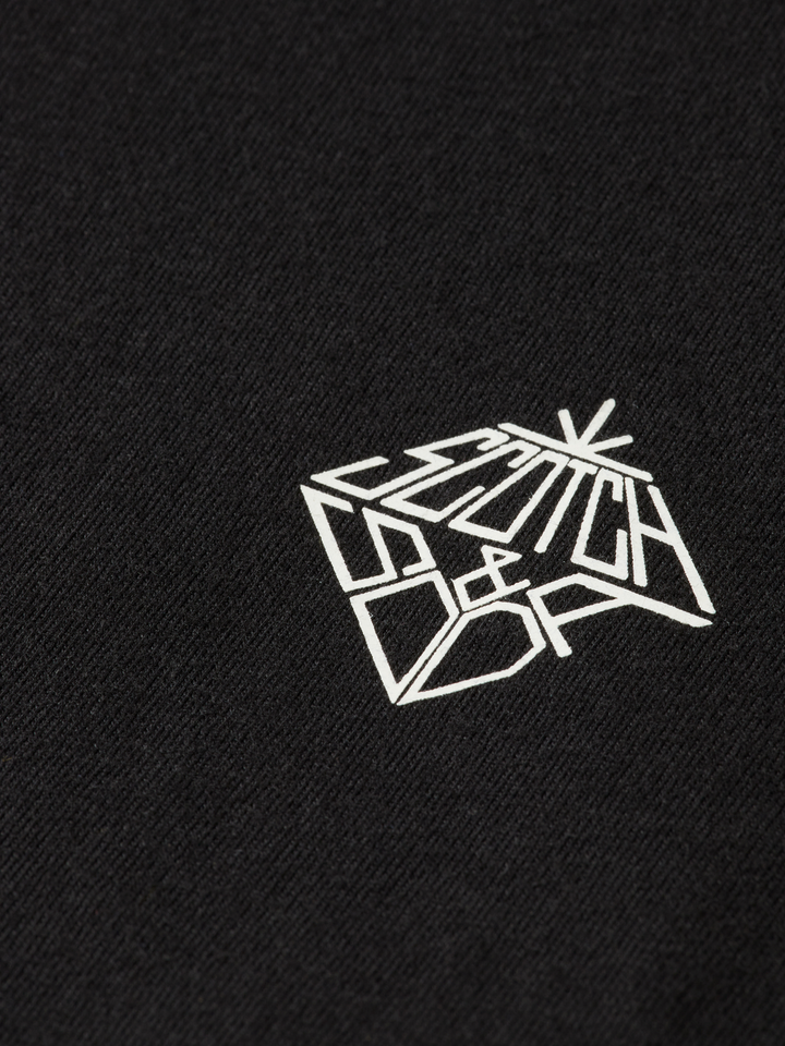 Core Chest Artwork Regular T-Shirt