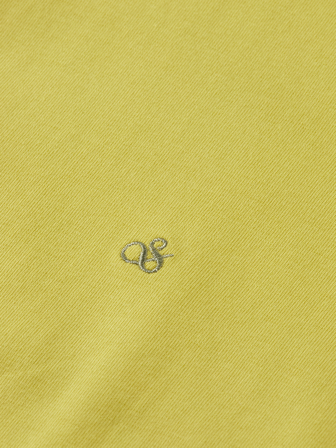 T-shirt with shaping