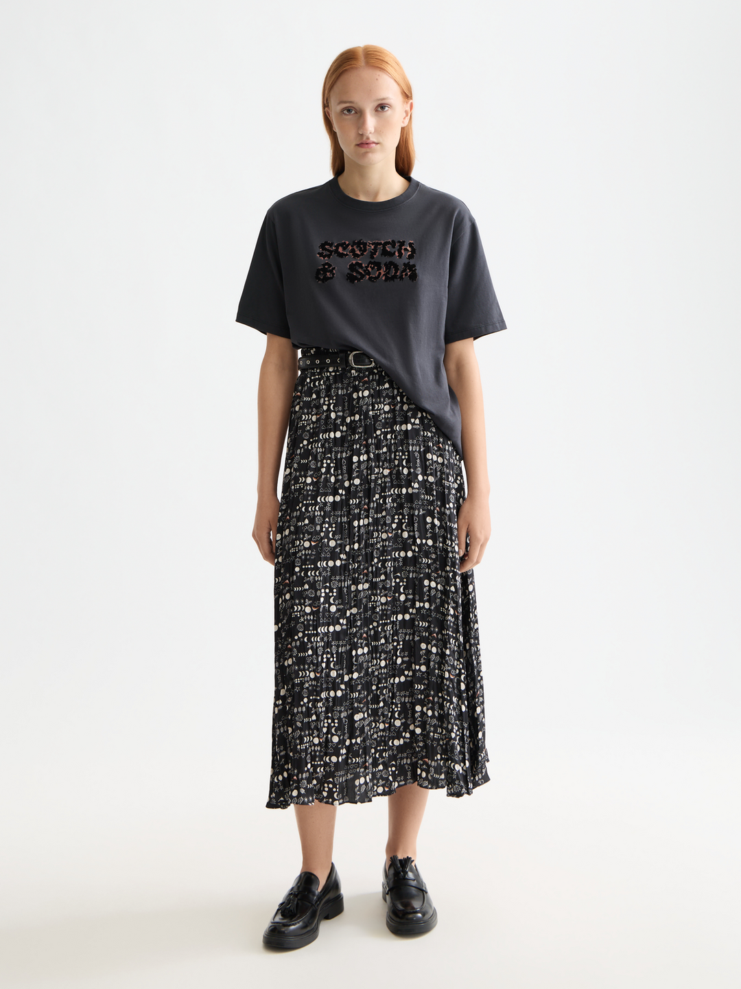 Loose fit T-shirt with leopard artwork
