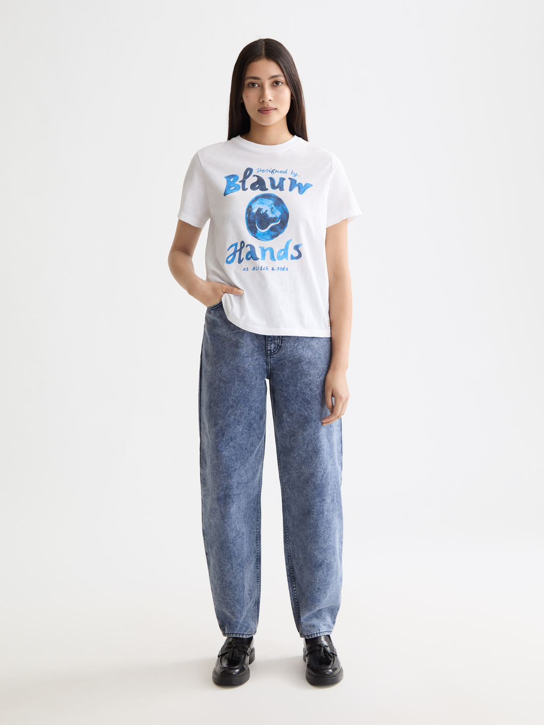 Washed regular fit T-shirt with chest artwork