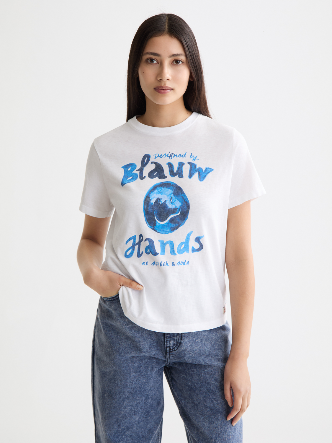 Washed regular fit T-shirt with chest artwork