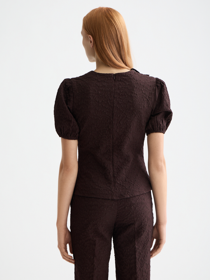 Puff sleeve textured top
