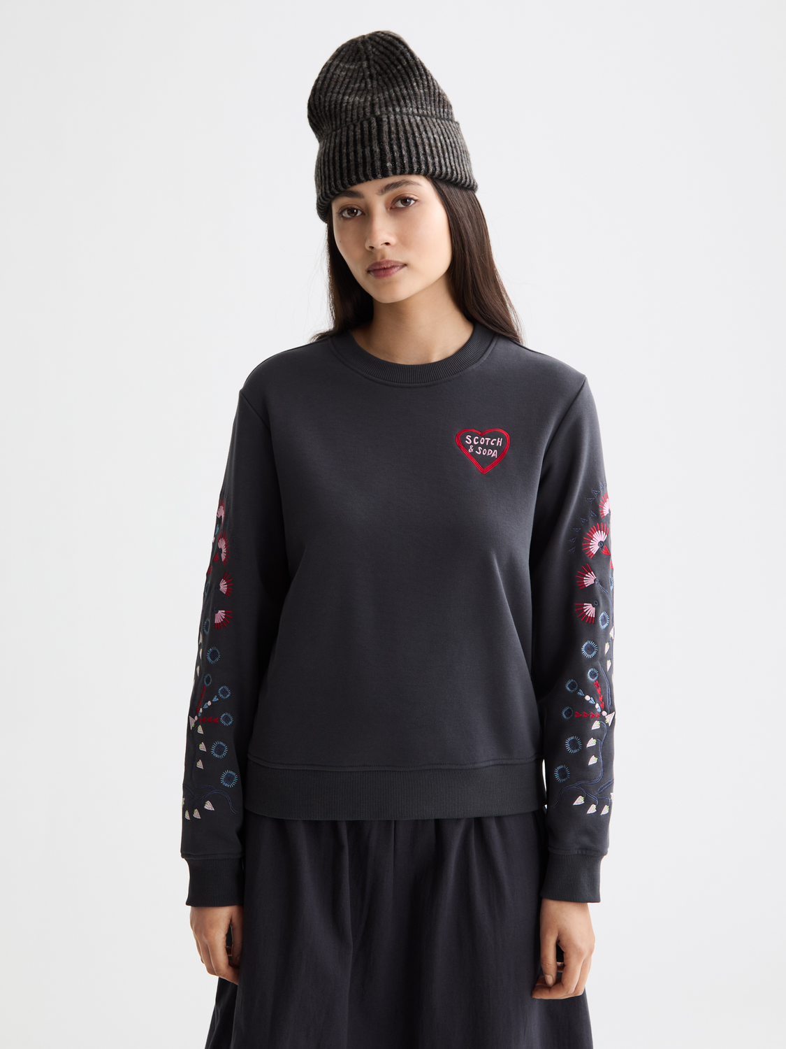 Embroidered regular fit sweatshirt