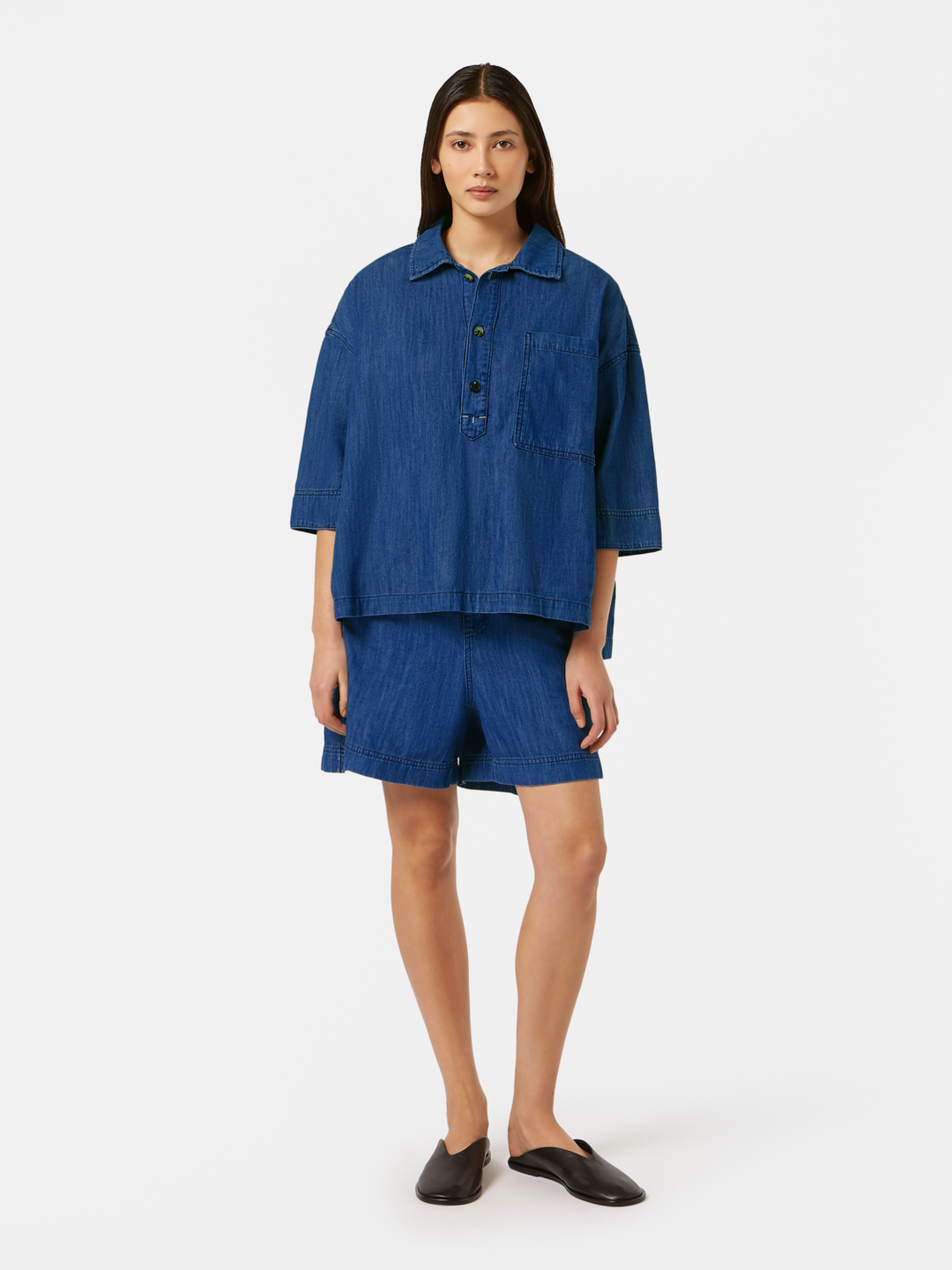 Sporty utility short in lightweight denim —  Washed Indigo