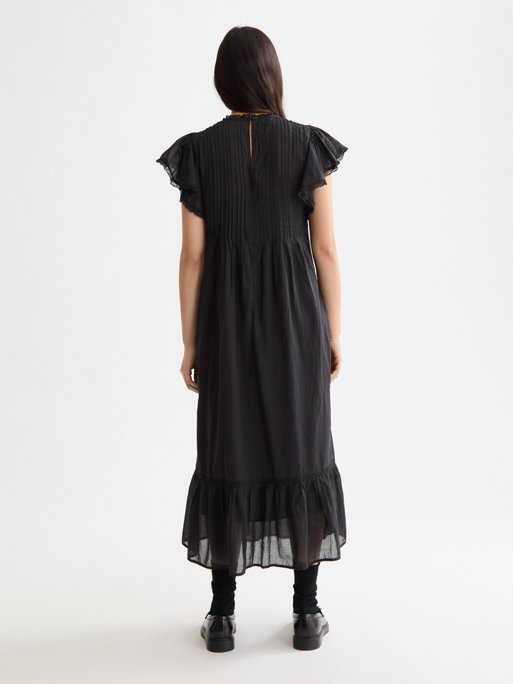 Maxi dress with pleated lace details