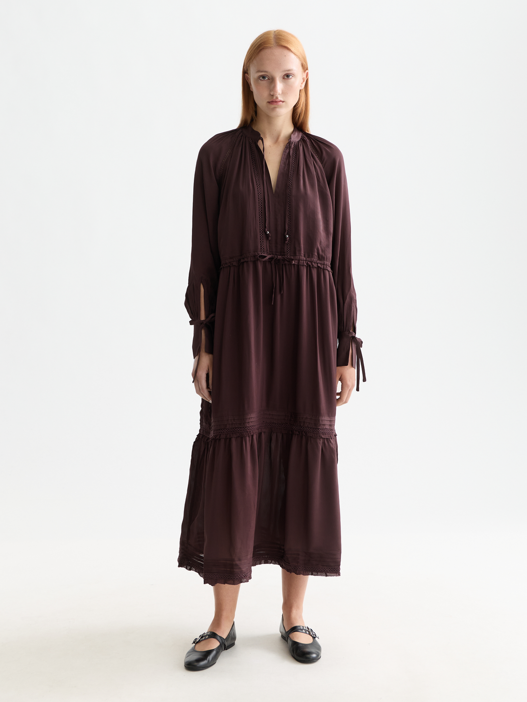 Maxi dress with lace details