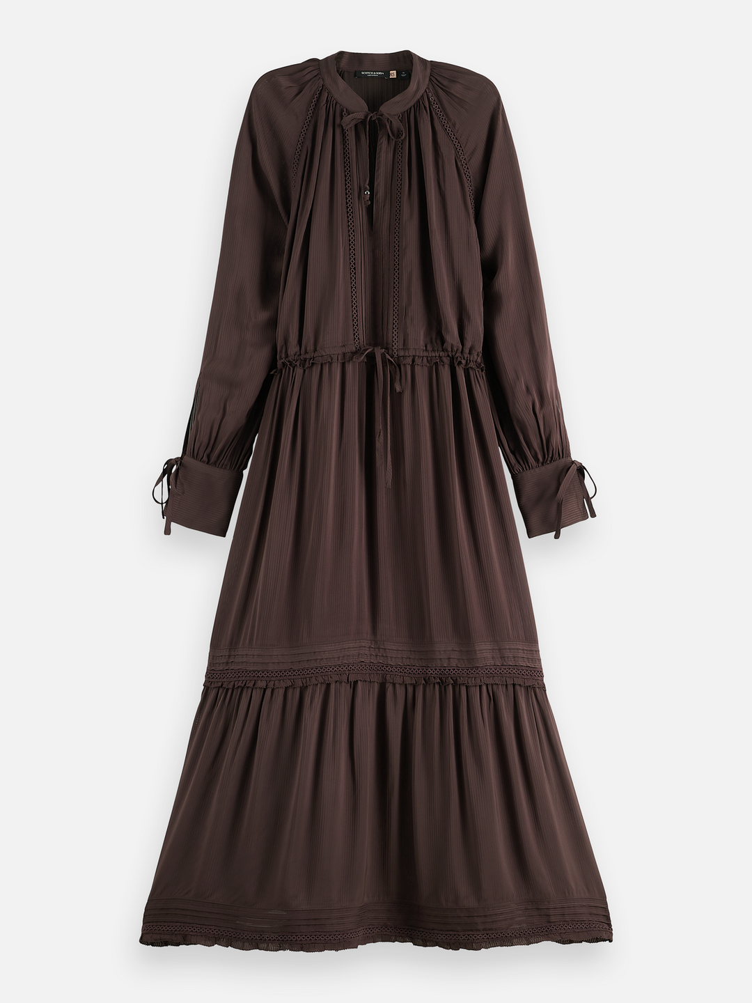 Maxi dress with lace details