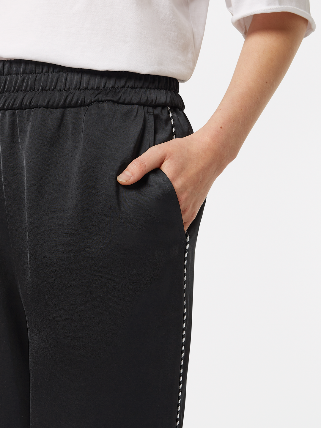 Maia mid rise satin pull on pant