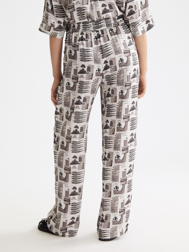 Gia-Mid rise wide leg elasticated trousers
