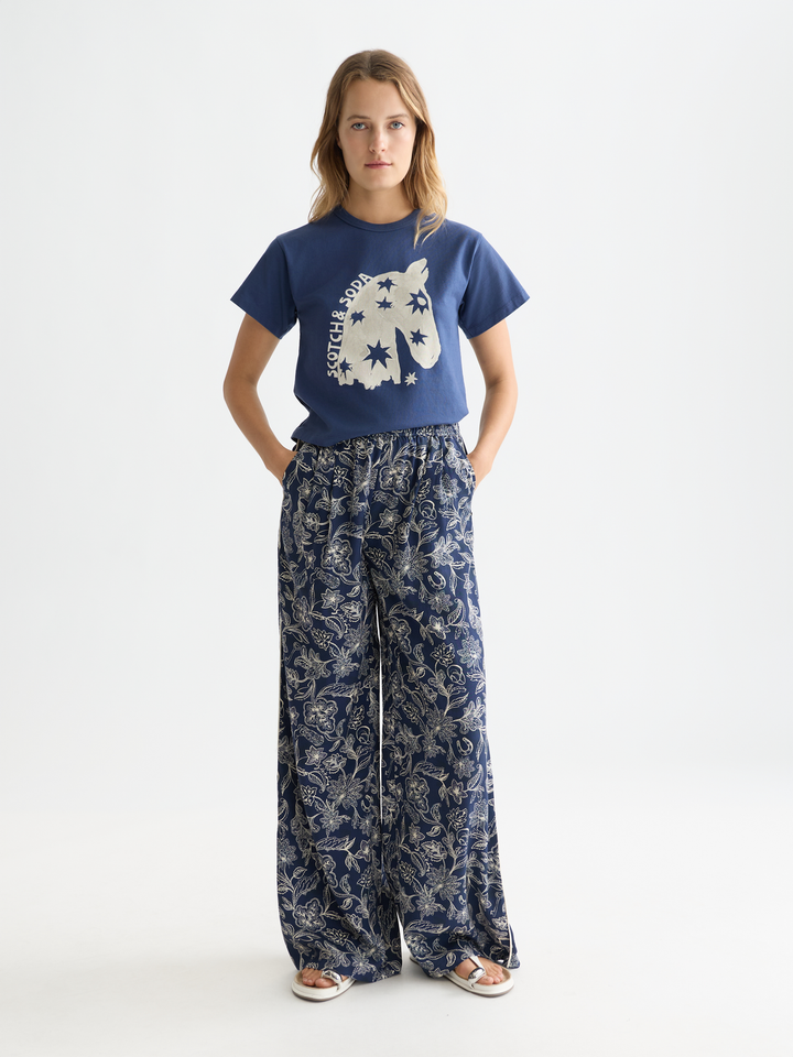 T-shirt with front artwork