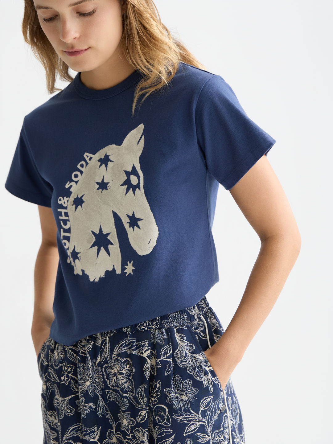T-shirt with front artwork