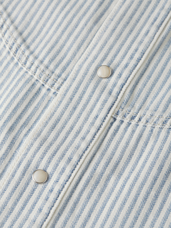 Short sleeve denim shirt