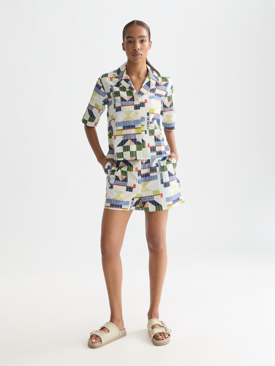 Stitch-embroidered printed  short sleeve shirt