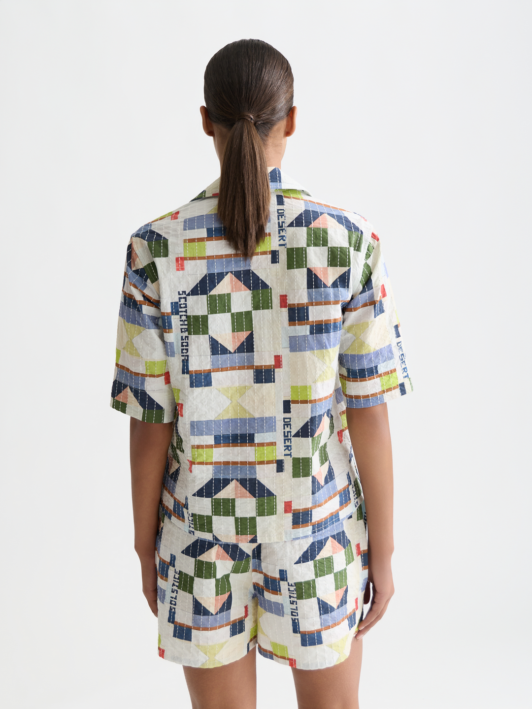 Stitch-embroidered printed  short sleeve shirt