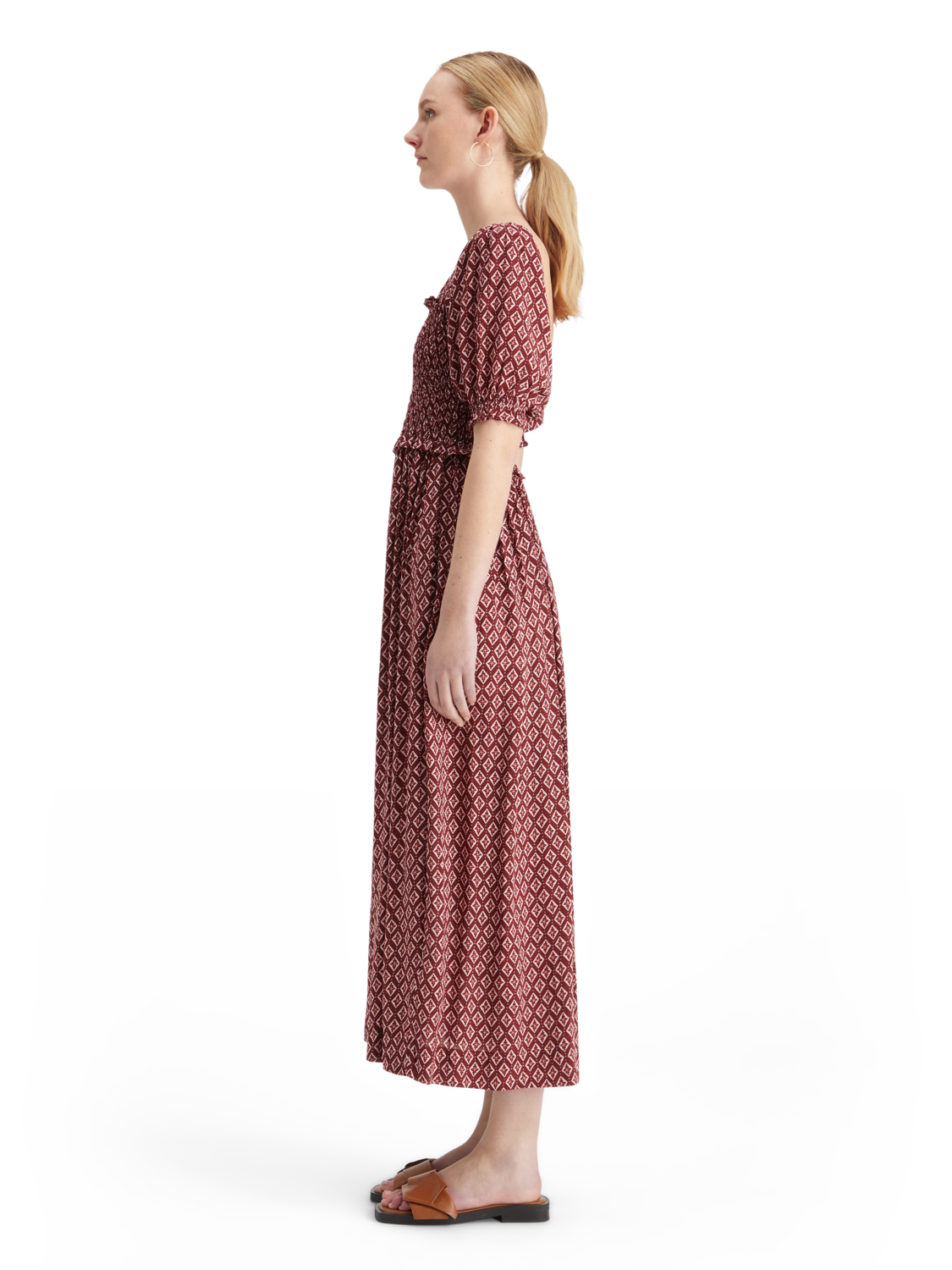 

Maxi Dress With Smock, Geo flower bordeaux