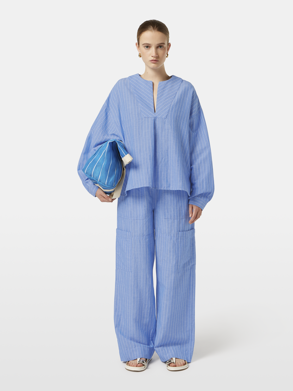 

Cotton Linen bib shirt, Blue and white pin stripe